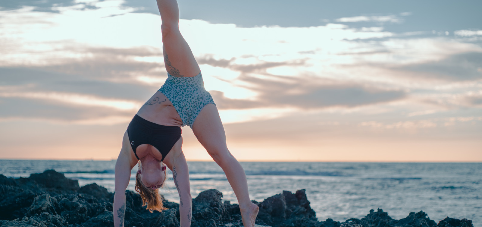 300 Hours Yoga Teacher Training handstands